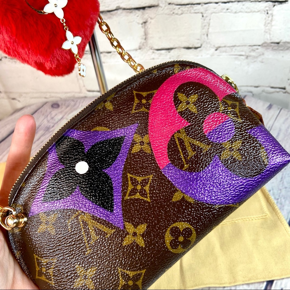 Louis Vuitton cosmetic pouch (Pochette) PM custom painted crossbody bag - Picture 11 of 15